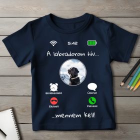 Fekete labradoros póló gyerekeknek sötétkék színben