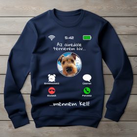 Airedale terrieres környakú pulóver sötétkék színben