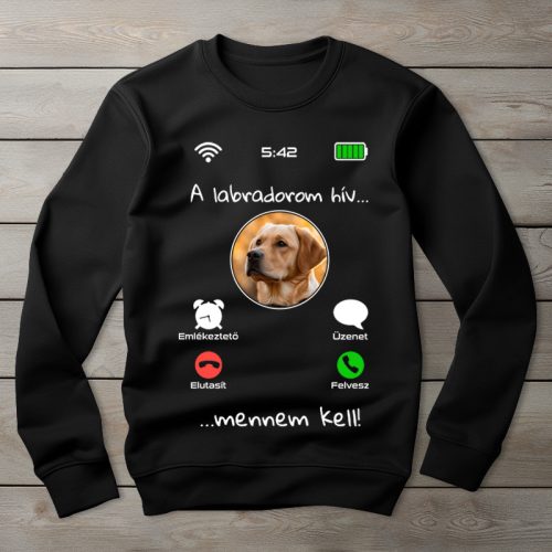 Sárga labradoros környakú pulóver fekete színben