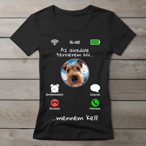 Airedale terrieres póló nőknek fekete színben