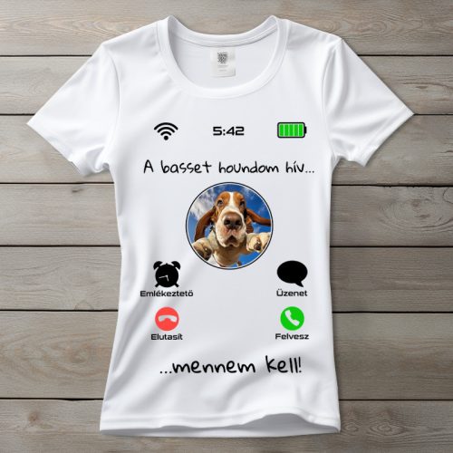 Basset houndos póló nőknek fehér színben